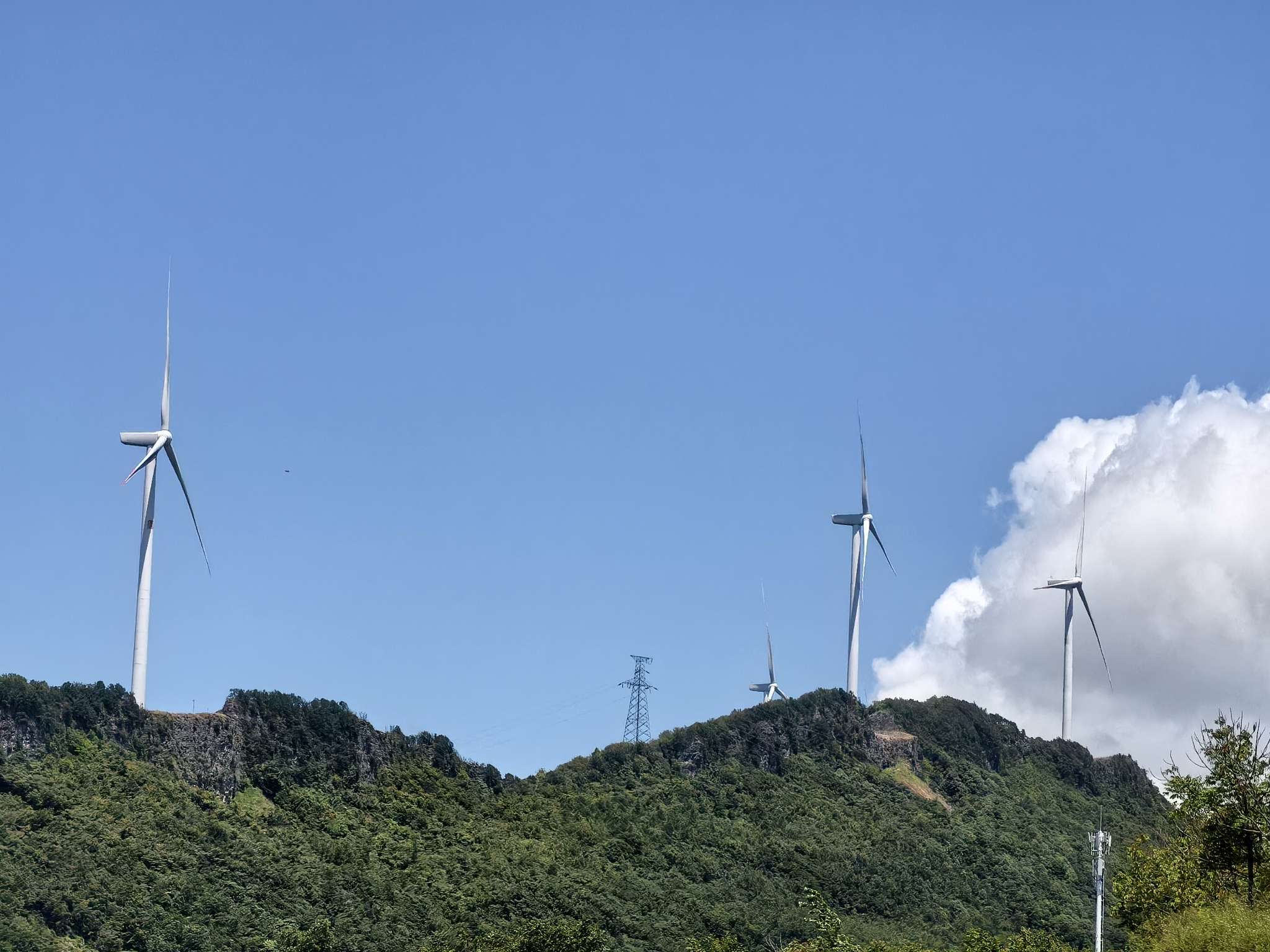 山间风力发电机